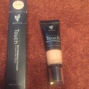 Younique mineral touch concealer: organza